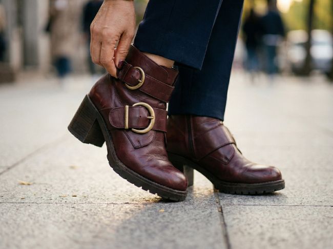 불편한 발걸음 공감 이미지